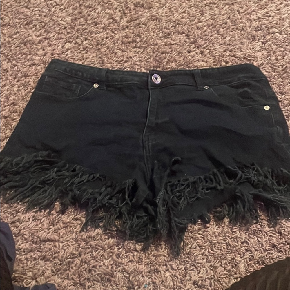 Stylish Black Frayed Women's Shorts